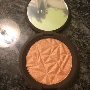 Becca bronzed amber